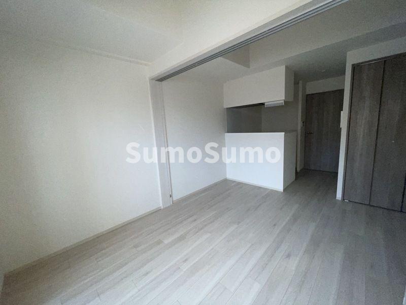 その他部屋・スペース　落ち着いた色調の寝室です