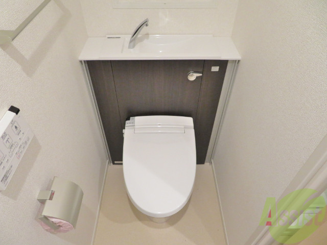 トイレ　おしゃれなトイレになっております。広いですね