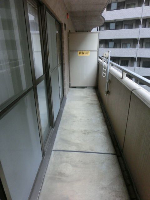 バルコニー　広々バルコニー