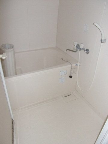 バス・シャワールーム　広々と使えるバスルーム