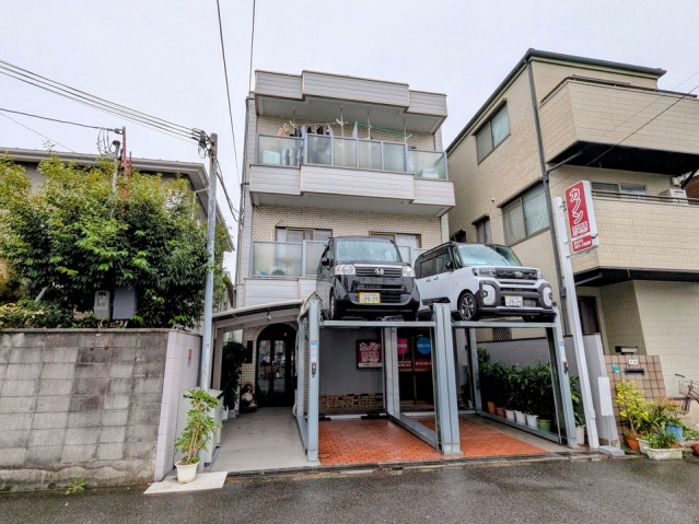 建物外観　最上階角部屋