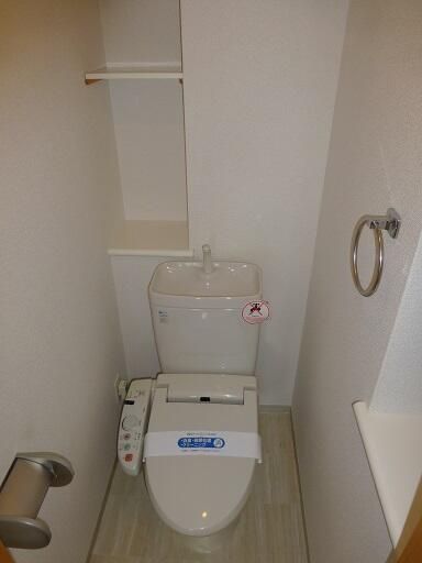 トイレ　別タイプ部屋　参考写真です