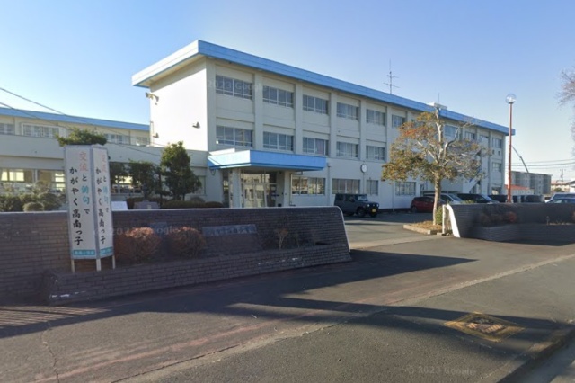 小学校　袋井市立高南小学校（小学校）まで3400m