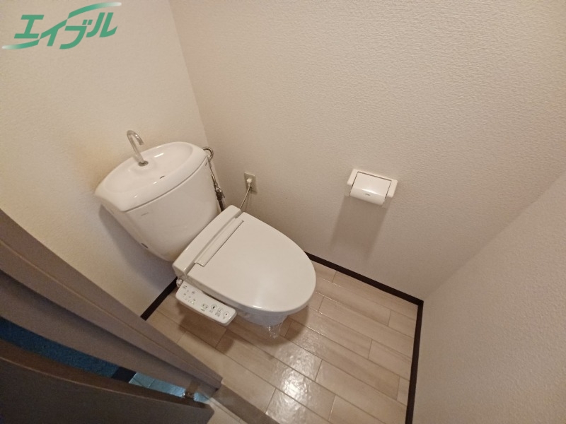 トイレ　別部屋同タイプ