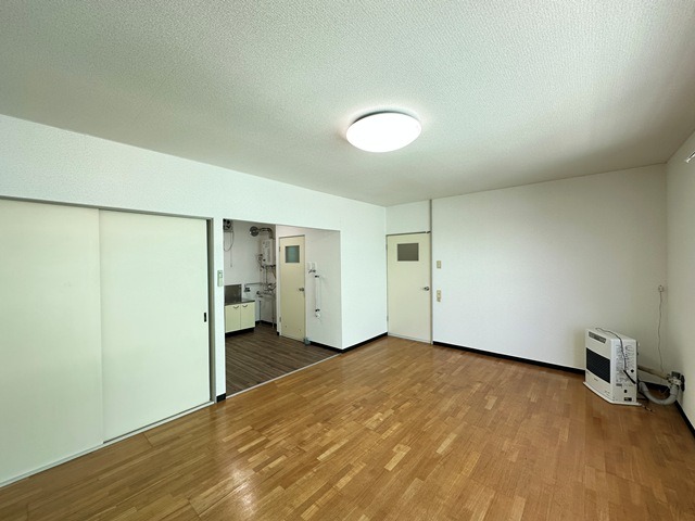 ＪＲ函館本線 稲積公園駅 徒歩11分 3階建 築36年の居間写真