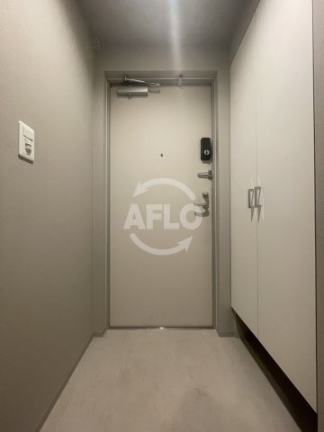 玄関　WORVE大阪本町　玄関