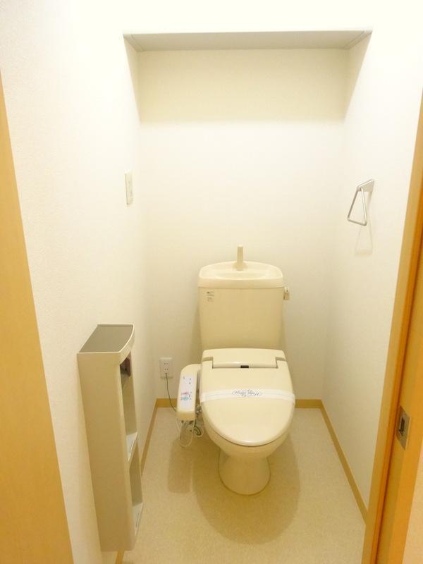 トイレ　温水洗浄暖房便座付トイレ（同タイプ）