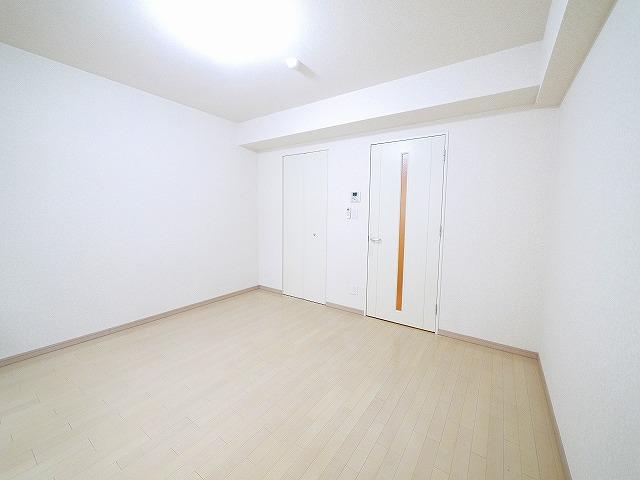 居室・リビング　落ち着きのあるお部屋です。