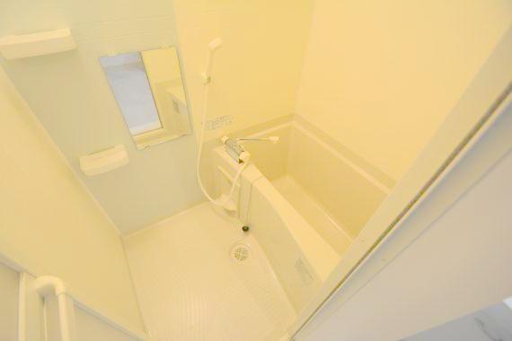 バス・シャワールーム　ゆったりと入るなら、お風呂とトイレとは別々が嬉しいですよね。