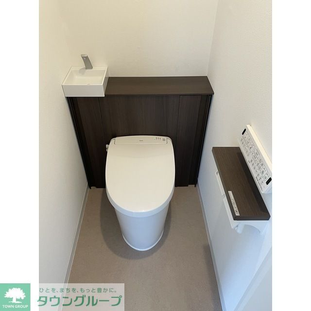 トイレ　タンクレス洗浄便座