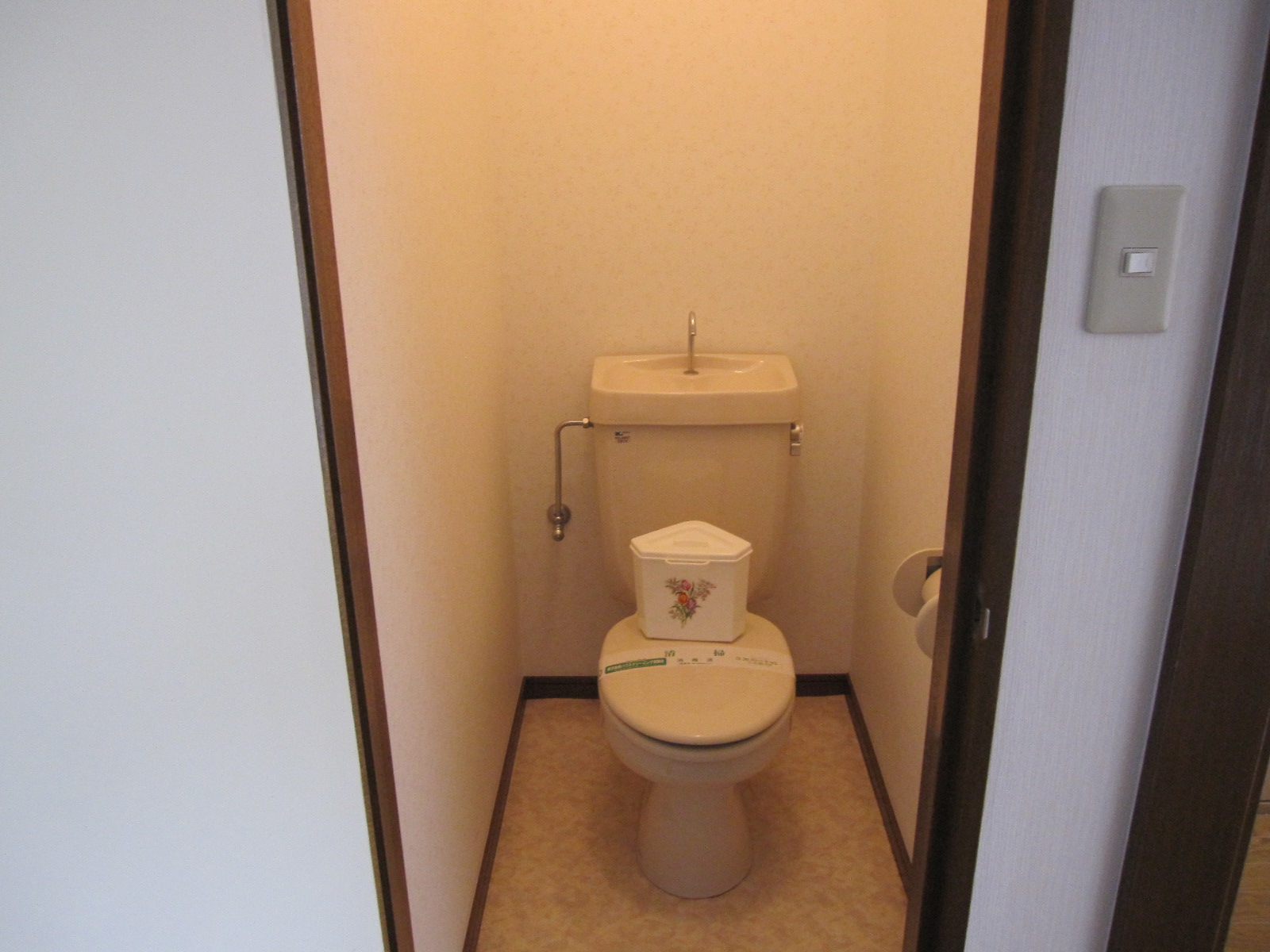 鹿児島市 2階建 築30年のトイレ写真