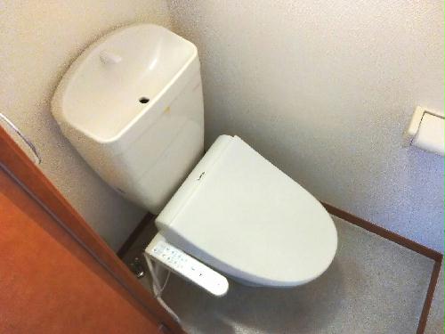 トイレ　温水便座付きで快適生活　　　　風呂・トイレ別