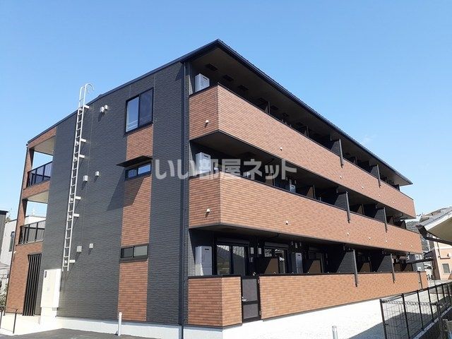 【姫路市別所町別所のアパートの建物外観】