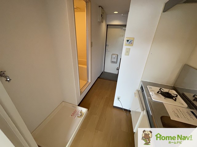 洗面設備　洗濯機は室内に置けます。