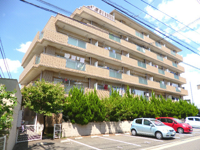 徳島市明神町のマンションの建物外観