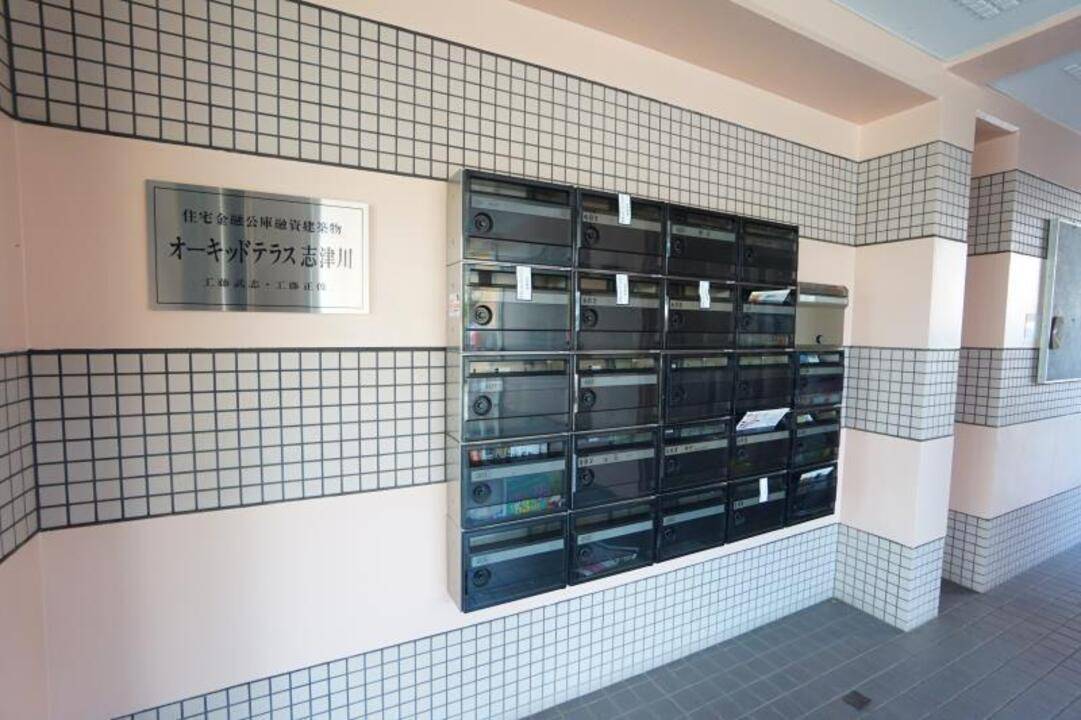 エントランス　メールBOX