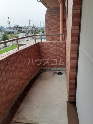 【岐阜市柳津町上佐波のマンションのバルコニー】