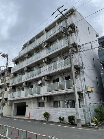 【相模原市中央区清新のマンションの建物外観】