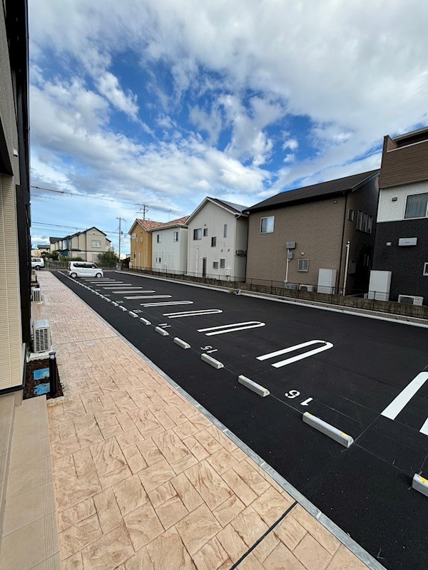 【姫路市網干区田井のアパートの駐車場】