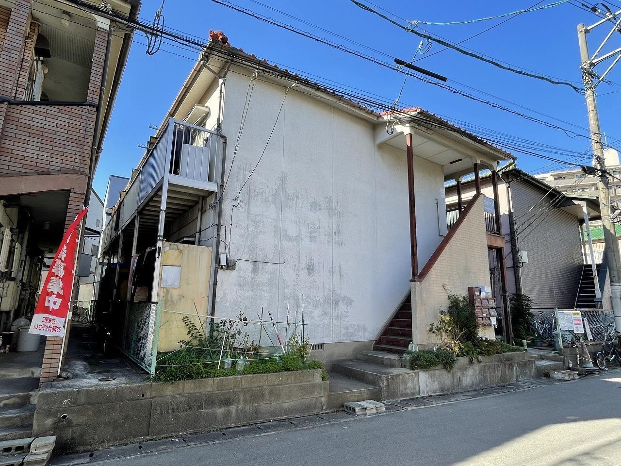 日進ハイツの建物外観