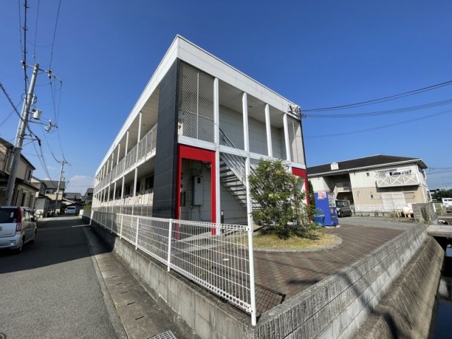 【姫路市飾磨区構のアパートの建物外観】