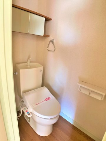 トイレ　別部屋同間取りのお写真となります。参考にご覧くださいませ。
