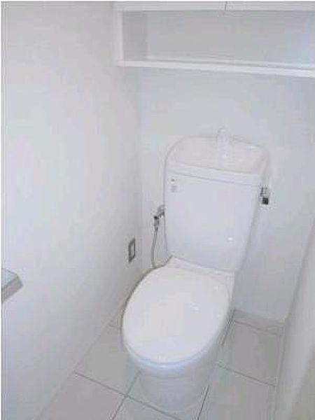 トイレ　※別部屋の参考写真です。