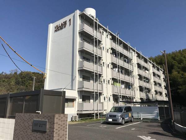 ビレッジハウス国分1号棟の建物外観