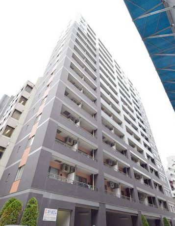 【中央区日本橋本町のマンションの建物外観】