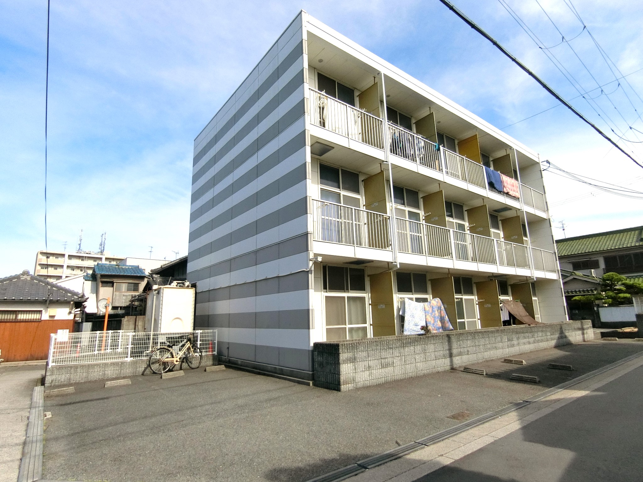 大阪市東住吉区住道矢田のマンションの建物外観