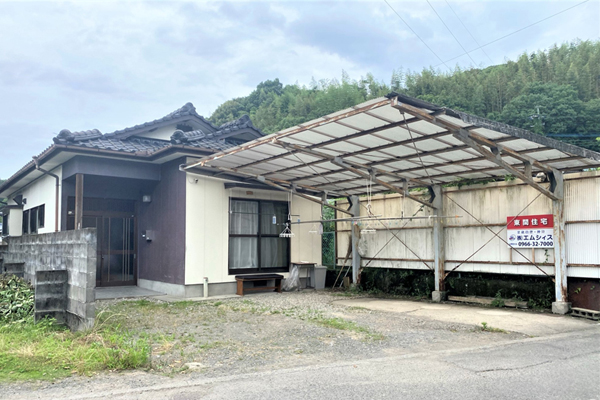 建物外観　外観　２台駐車可