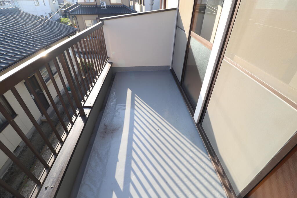 バルコニー　二階にバルコニー