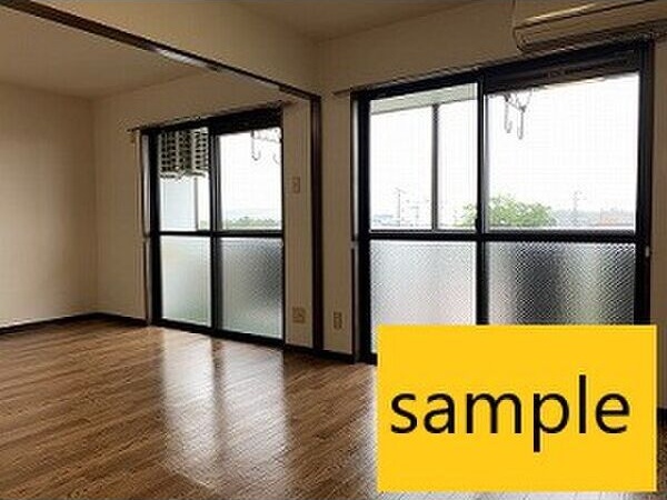 居室・リビング　写真は類似です。