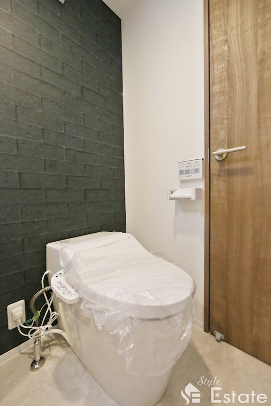 トイレ　ウォシュレット付・温水洗浄便座