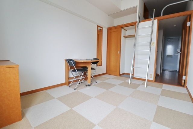 レオパレスシェル青葉の居間写真