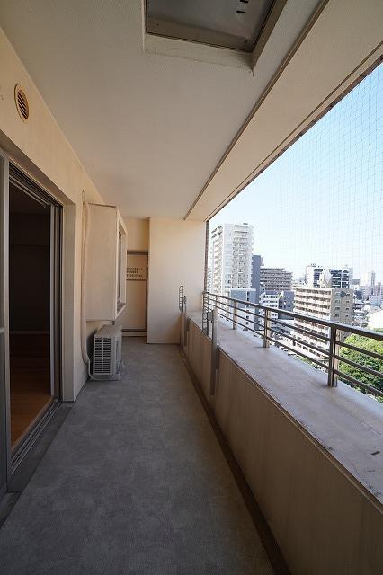 バルコニー　陽当たり良好なバルコニーです