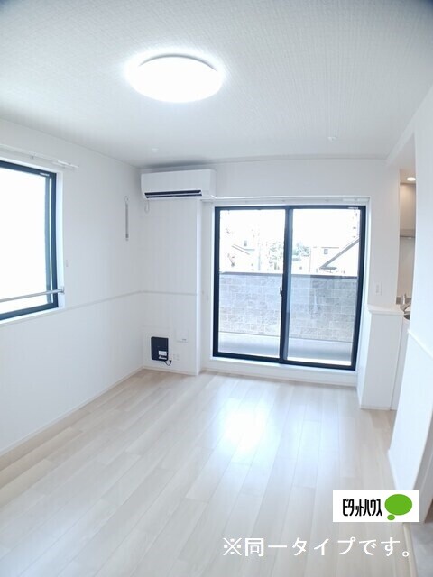 居室・リビング　同一タイプの部屋