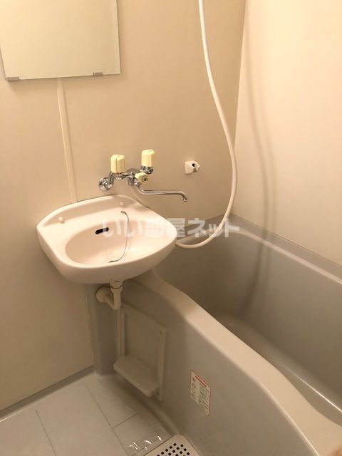 ＪＲ片町線 津田駅 徒歩4分 3階建 築31年の風呂写真