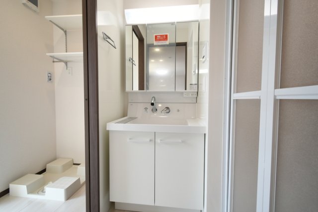 洗面設備　コンパクトで使いやすい洗面所