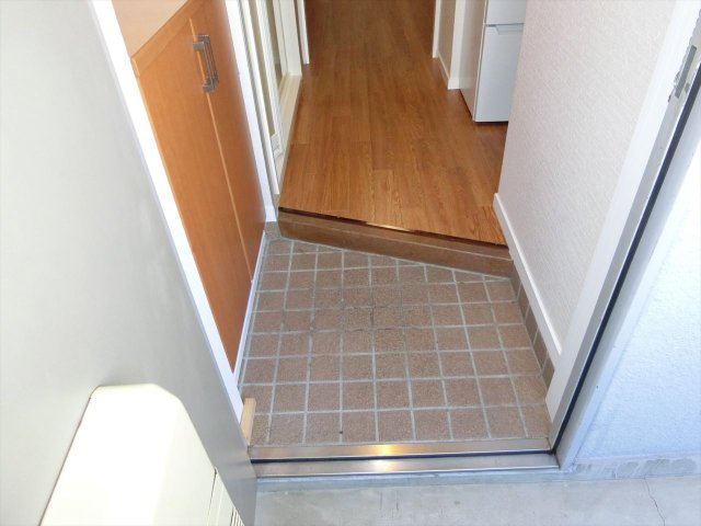 玄関　ちくさADビル