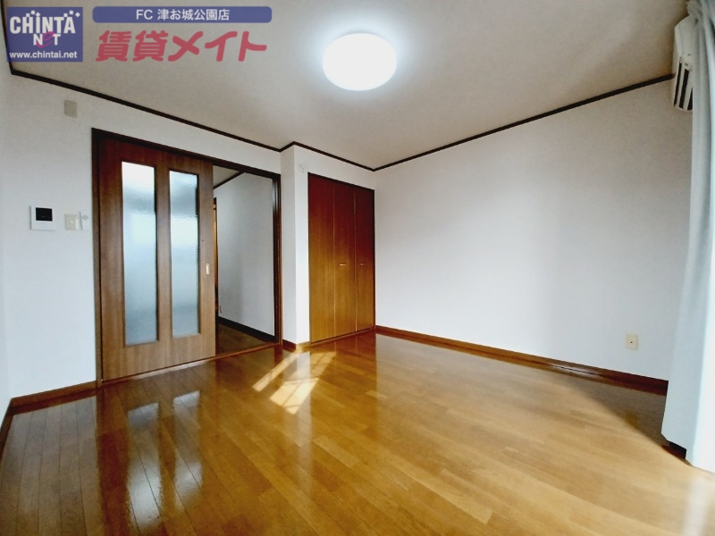 居室・リビング　同型別部屋写真