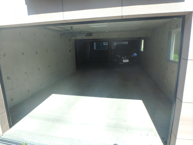 駐車場　駐車場（共同車庫）