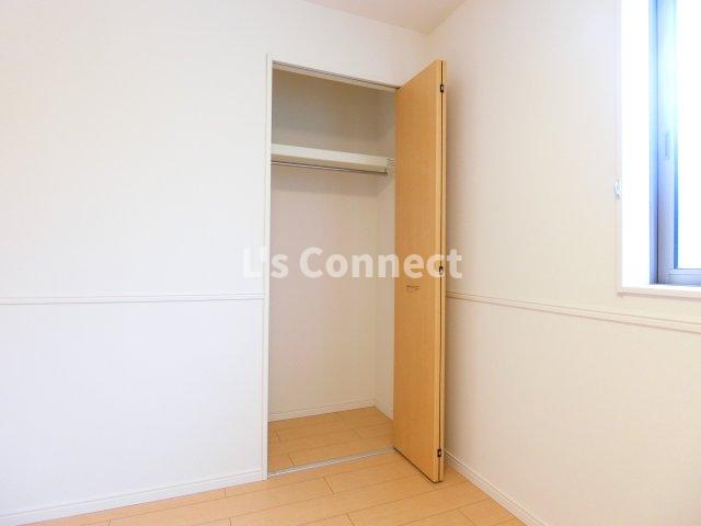 収納　クローゼットでお荷物もすっきり収納。