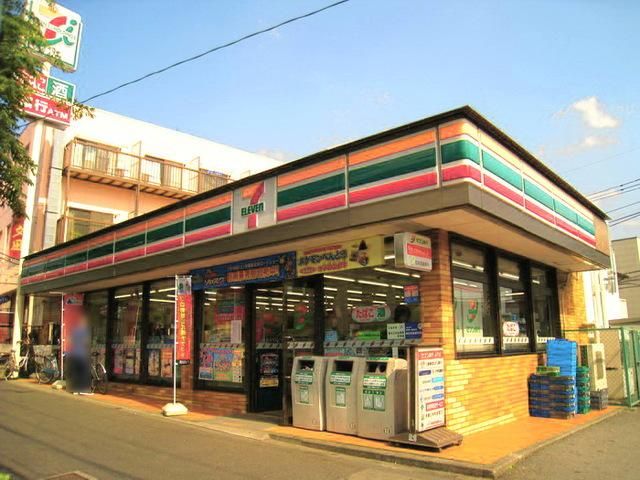 コンビニ　セブンイレブン（コンビニ）まで421m