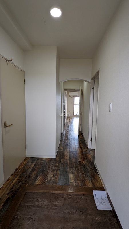 玄関　※別部屋の写真です。ご参考までに