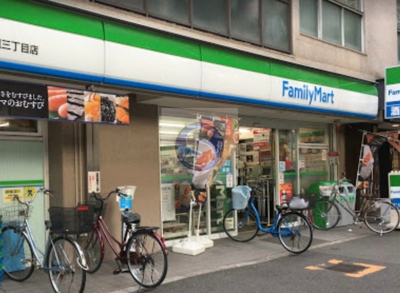 コンビニ　ファミリーマート京町堀三丁目店（コンビニ）まで109m