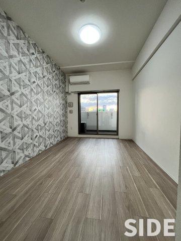 セレニテ京橋クレアの居間写真