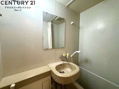 洗面設備　浴室内に洗面台付き！