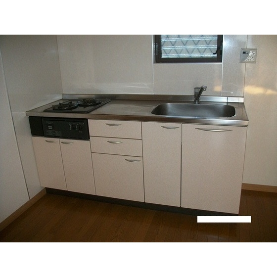 キッチン　コンパクトなキッチンで掃除もラクラク