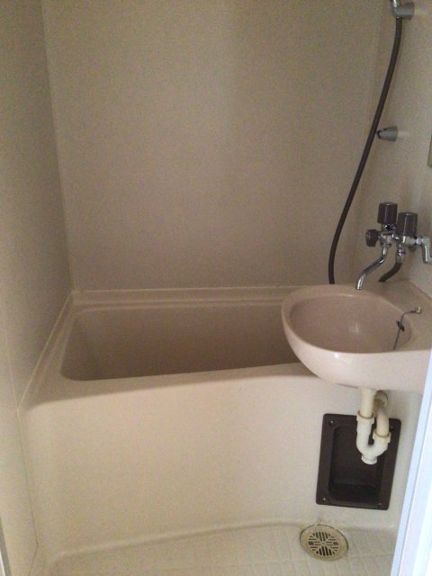 バス・シャワールーム　同物件別室です。